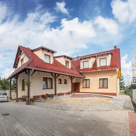 Vera Hotel Sulechów Buitenkant foto