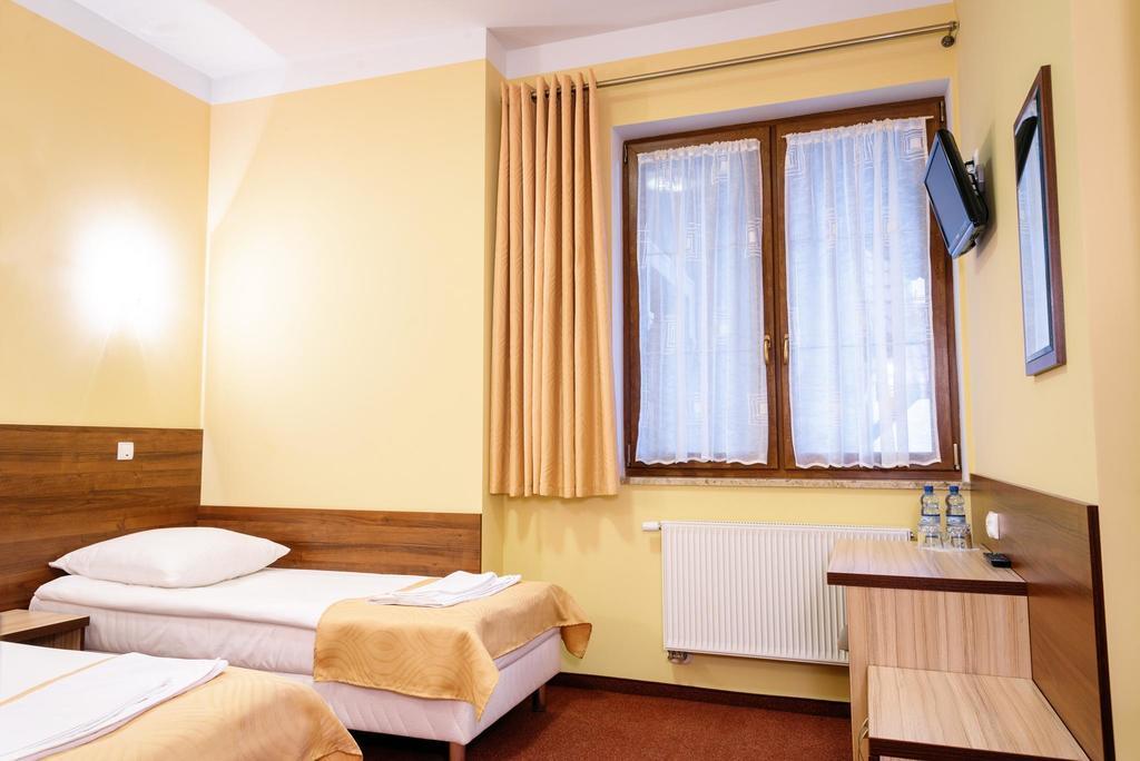Vera Hotel Sulechów Buitenkant foto