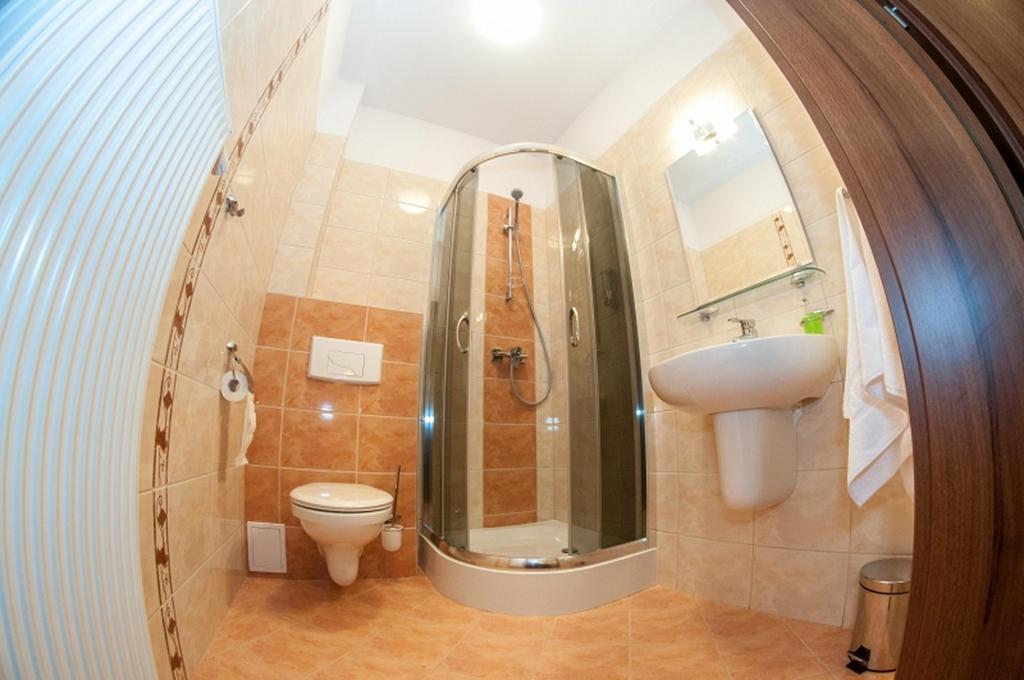 Vera Hotel Sulechów Buitenkant foto